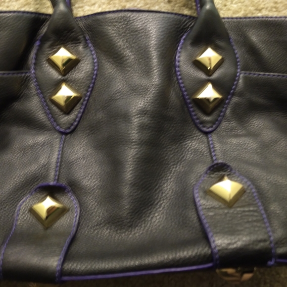 Handbag - Picture 6 of 8